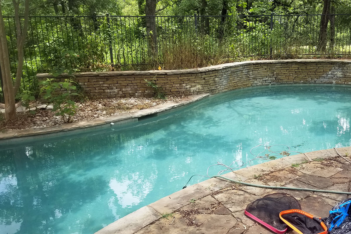 Pool drain and clean in Millersville, MD